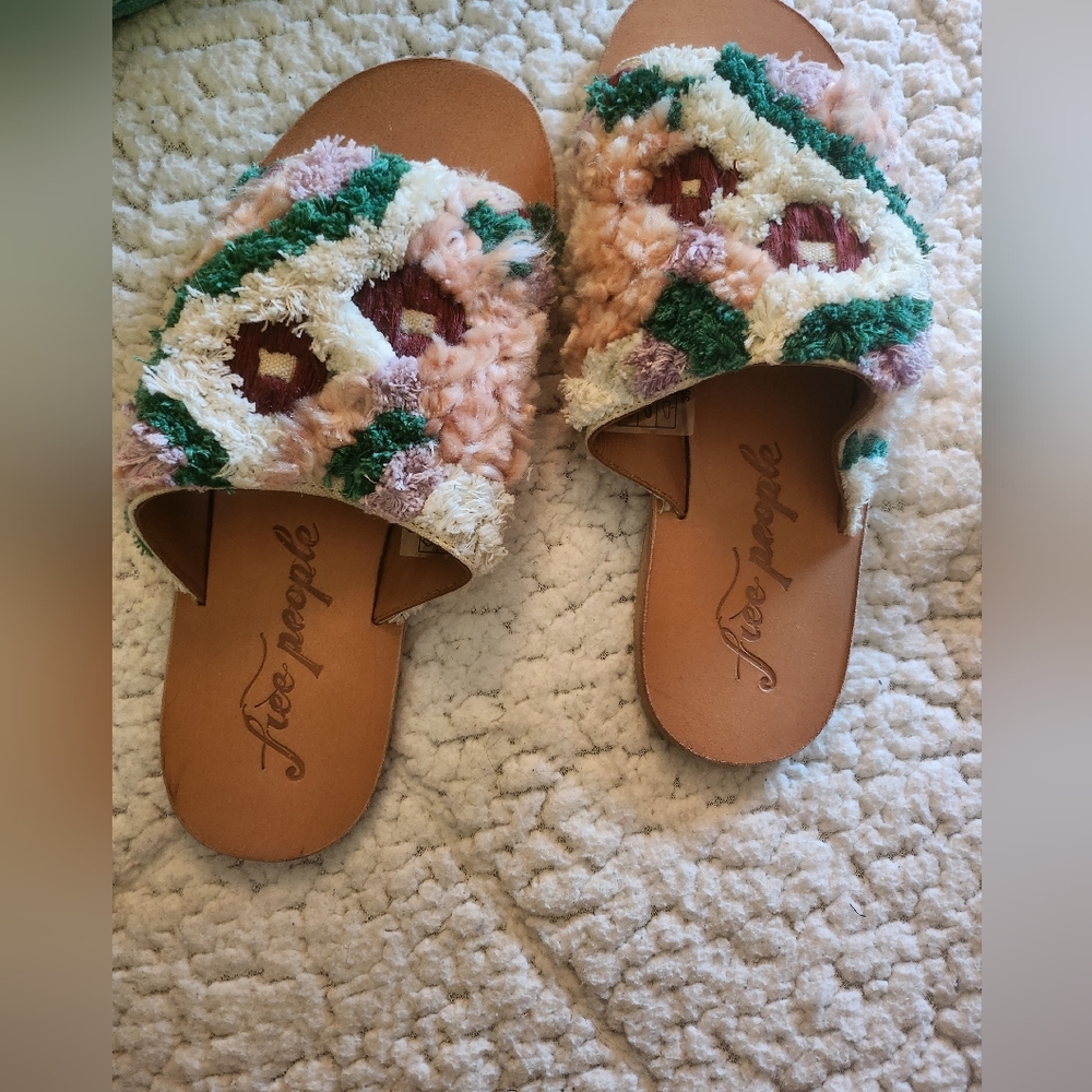 Brand new Free People YUMA sandals, size 39.5 (9-9.5ish)